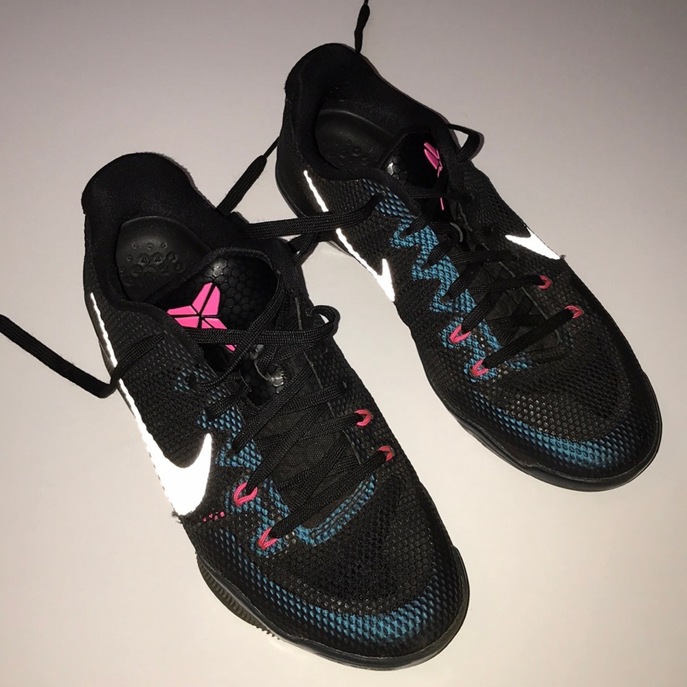 Kobe 11 Low Invisibility Cloak Mens Size 9